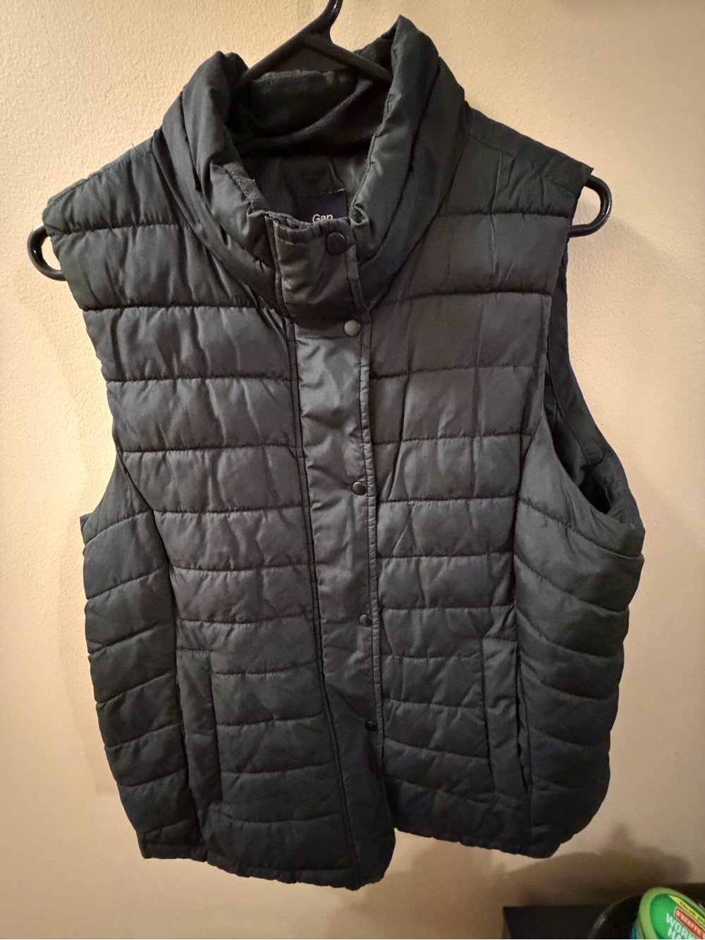 GAP Black Quilted Puffer Vest with Snap Front size L